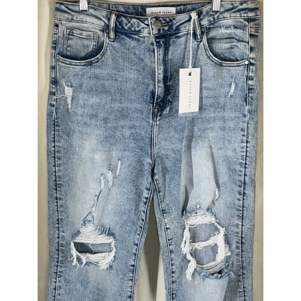 Risen High Rise Mom Jeans Women's 15/32 Distressed Light Wash Denim Tapered NWT